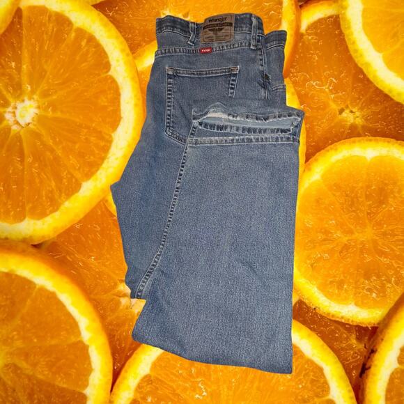 Wrangler Straight Fit Jeans Size 42x30 - Get new front pic and another - Picture 1 of 6